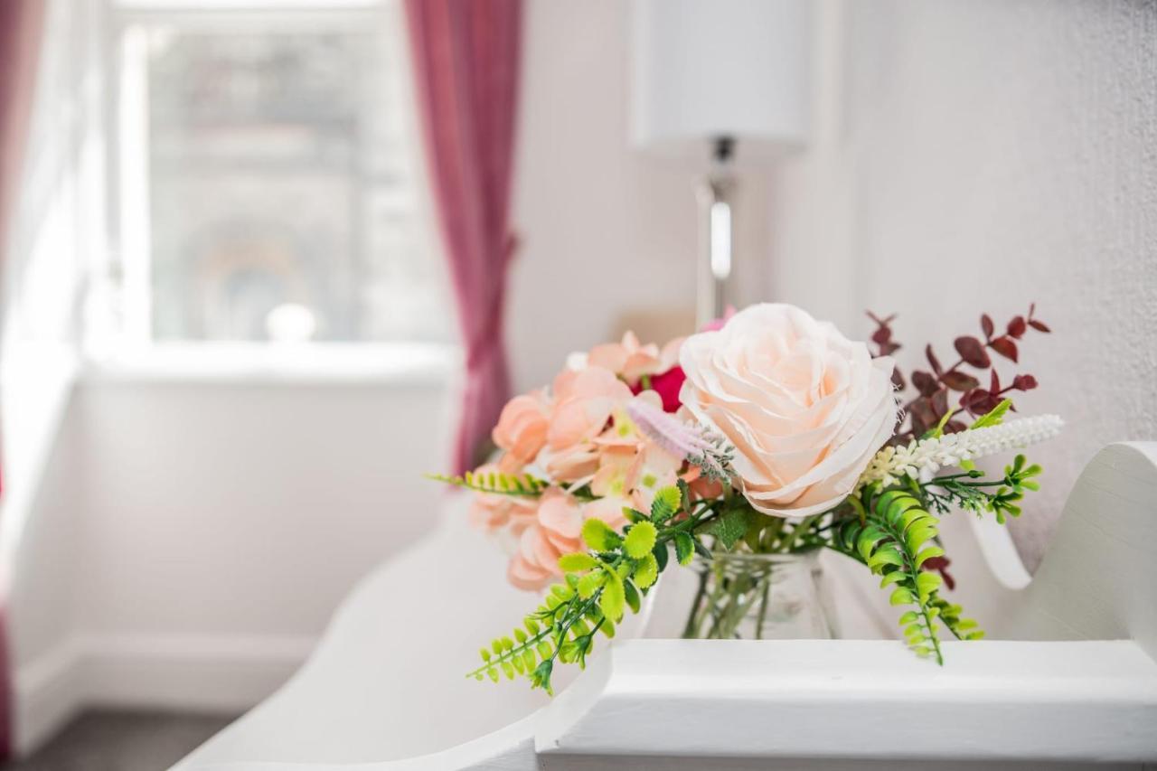 Rose Apartment 2-Bed Town Centre Apartment In Άυρ Εξωτερικό φωτογραφία