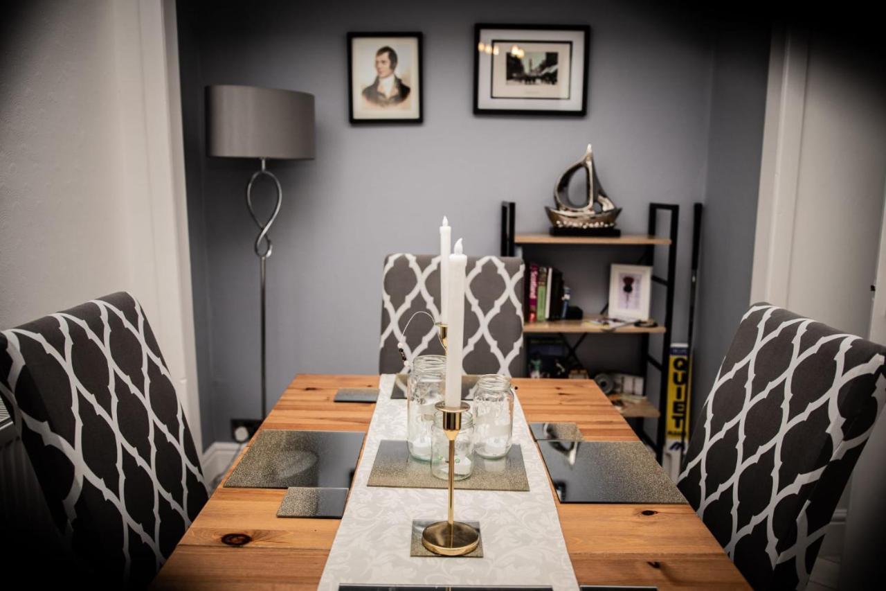 Rose Apartment 2-Bed Town Centre Apartment In Άυρ Εξωτερικό φωτογραφία