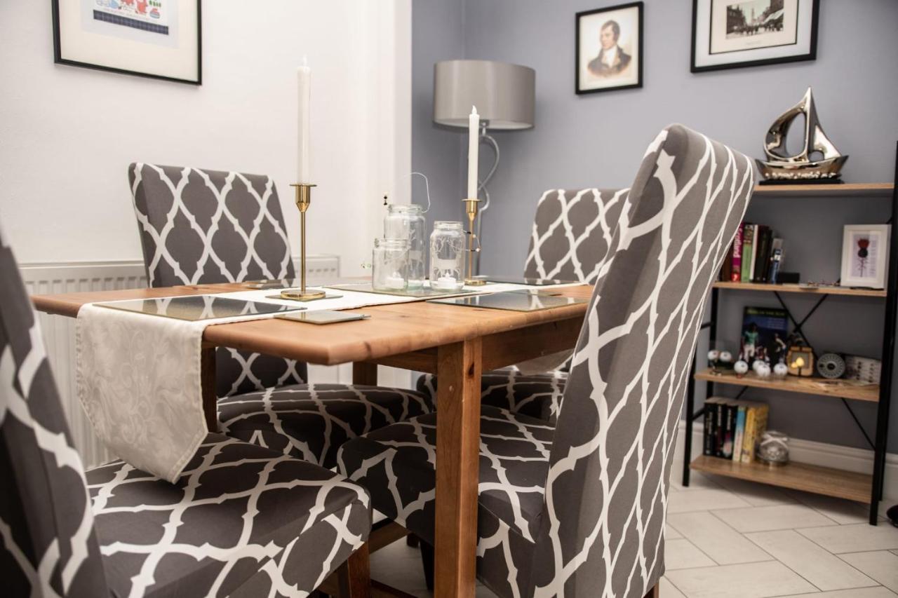 Rose Apartment 2-Bed Town Centre Apartment In Άυρ Εξωτερικό φωτογραφία